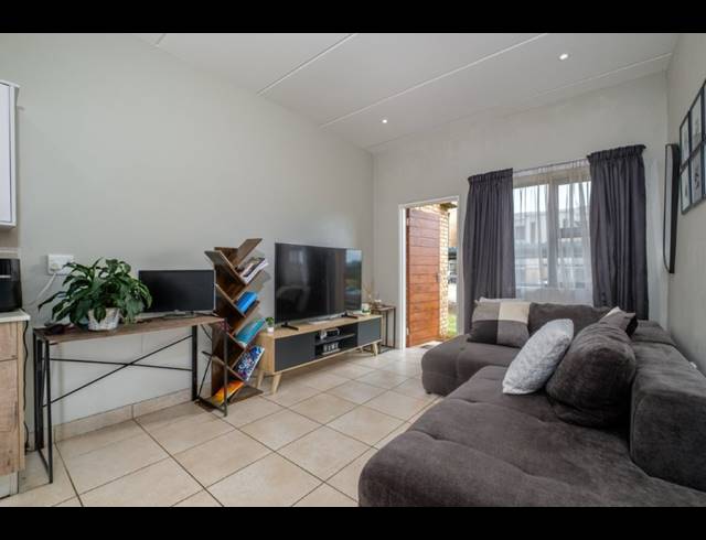 1 BEDROOM TOWNHOUSE FOR SALE IN BERGBRON